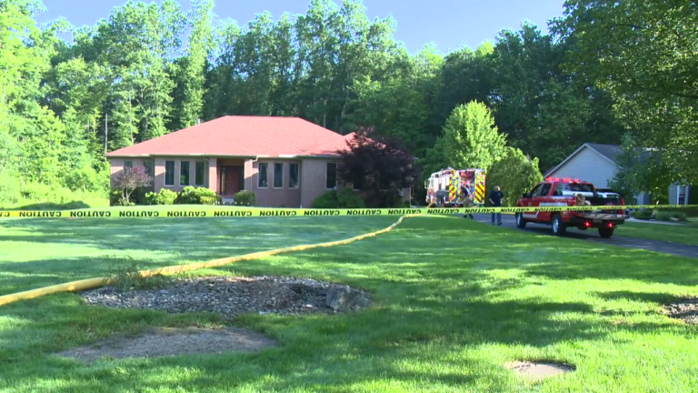Ohio, United States: A twin-engine Cessna 441 Conquest II crashed Sunday morning in a wooded residential area of Howland Township, Ohio, resulting in the deaths of all six people onboard. The aircraft had departed from Youngstown–Warren Regional Airport (YNG) just minutes earlier and was en route to Bozeman, Montana. Crash Occurred Minutes After Takeoff According to the Federal Aviation Administration (FAA) and the National Transportation Safety Board (NTSB), the aircraft departed Youngstown–Warren Regional Airport around 7:00 a.m. and lost contact shortly thereafter. The aircraft went down approximately two miles northeast of the airport, near the intersection of King Graves Road and Spring Run Road NE. The aircraft impacted a densely wooded area behind a private residence. Emergency responders from multiple agencies, including the Howland Fire Department, Trumbull County Sheriff’s Office, Ohio State Highway Patrol, and hazmat units, responded to the crash site. All Six Onboard Confirmed Dead Officials confirmed that all six individuals onboard, two crew members and four passengers were killed in the crash. Their identities have not yet been publicly released, pending notification of next of kin. No survivors or injuries on the ground were reported. Trumbull County Coroner’s Office was on site to assist with recovery operations. Authorities described the crash site as “extremely difficult to access” due to heavy vegetation and the terrain surrounding the wreckage. Authorities Investigate Cause of Crash The FAA and NTSB have launched a joint investigation into the cause of the crash. According to FAA records, the aircraft was a Cessna 441 Conquest II, a pressurized twin-turboprop typically used for corporate or charter flights. An NTSB Go Team was dispatched to the scene to conduct a detailed analysis of the wreckage, flight path, pilot qualifications, and maintenance records. Investigators will also review weather data, air traffic control communications, and flight tracking information. FAA spokespersons confirmed that a preliminary report would be published in the coming days, with a full investigative report expected within several months. Anthony Trevena, Executive Director of the Western Reserve Port Authority, which oversees Youngstown–Warren Regional Airport, called it “a heartbreaking day for our aviation community.” He expressed condolences to the victims’ families and confirmed full cooperation with federal investigators. Fire Chief Raymond Pace of Howland Township described the incident as the deadliest local crash in recent memory. He noted that while no structures were impacted and no civilians on the ground were harmed, the loss of life onboard was “devastating.” The area remained cordoned off for most of Sunday as investigators secured the site and documented the scene. Fatal Crash at Ottawa Executive Airport, Michigan In a separate incident on the same day, one person was killed when a small aircraft crashed at Ottawa Executive Airport in Zeeland, Michigan. According to the Ottawa County Sheriff’s Office and airport officials, the aircraft went down shortly after takeoff from the general aviation airport. Emergency responders arrived on the scene within minutes, but the pilot was pronounced dead at the site. No other occupants were reported. At the time of reporting, the FAA had confirmed the fatality but had not released the aircraft’s registration or pilot identity. The crash remains under investigation by local authorities in coordination with the FAA.