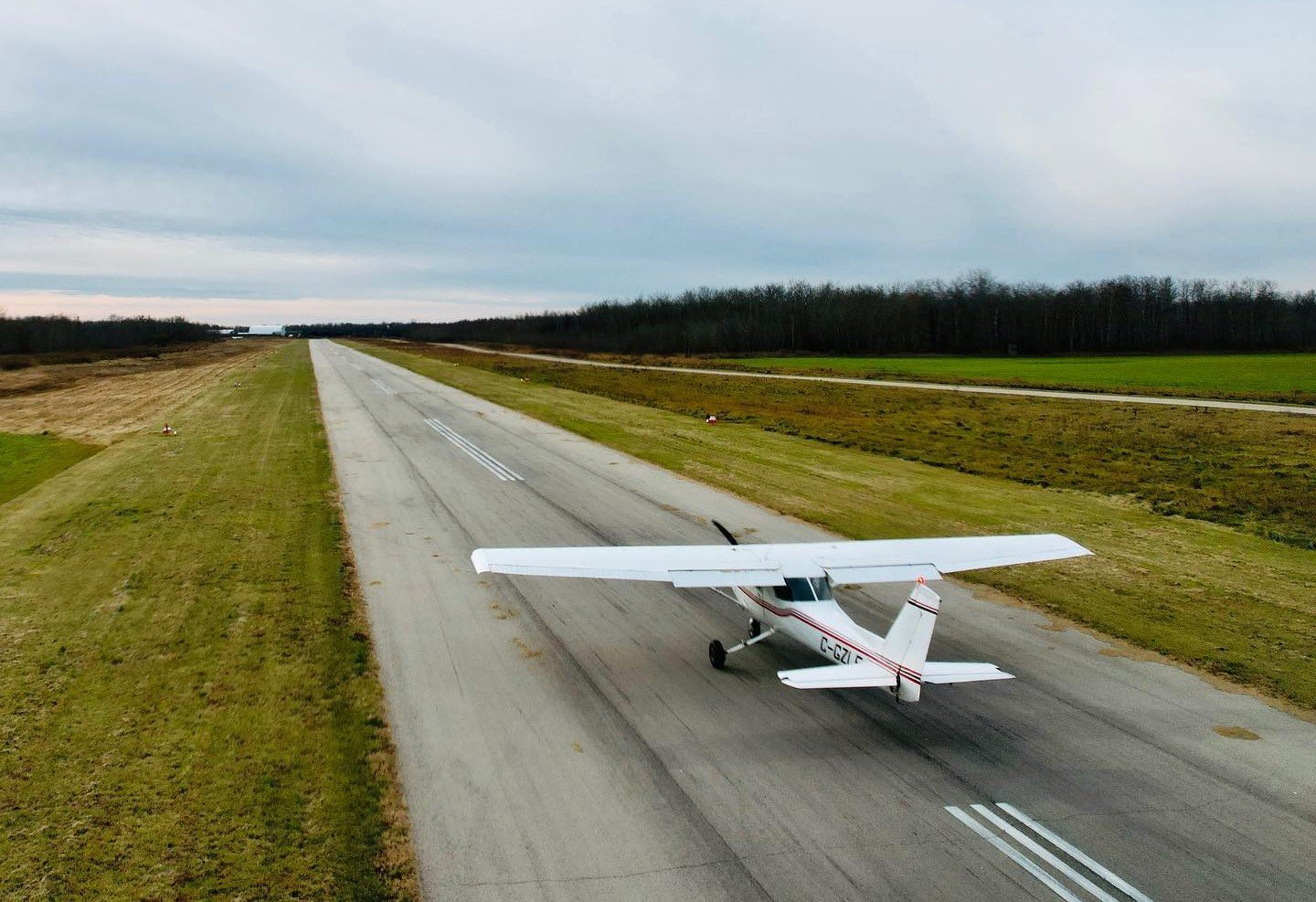 Two Student Pilots Killed in Mid-Air Collision During Circuit Training in Manitoba