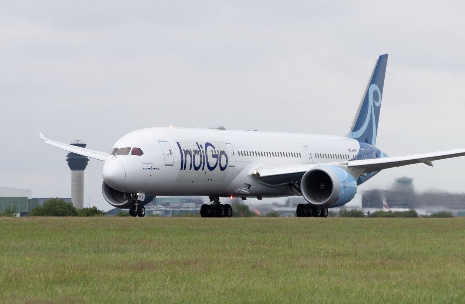 IndiGo Flight Returns Mid-Air to Indore Due to Technical Problem, 51 Passengers Safe