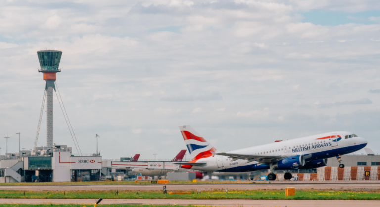 London, UK: A radar-related technical fault in the United Kingdom’s air traffic control system triggered widespread disruption across major airports on Wednesday evening, grounding dozens of flights and delaying hundreds more. The outage, which began around 4:05 p.m. BST at the National Air Traffic Services (NATS) Swanwick control centre, forced controllers to switch to a backup system, cutting the nation’s air traffic capacity for several hours. Although the backup system was restored within 20 minutes, the immediate effect was severe: departures and arrivals were throttled down from a standard rate of roughly 45 flights per hour to just 32. The reduced throughput created a cascading backlog that extended well into the night. According to The Independent, 84 outbound and 71 inbound services were cancelled by late evening, amounting to at least 155 total cancellations across UK airports. Heathrow experienced the most severe disruption, with 29 departures and 17 arrivals cancelled. Other hubs, including Gatwick, Manchester, Birmingham, Cardiff, Edinburgh, Glasgow and London City, also reported extensive delays. NATS confirmed that all systems are now fully operational and air traffic capacity is returning to normal. However, the agency warned that delays would persist while airlines reposition aircraft and crews. The incident has prompted strong criticism from airline operators. Ryanair called the outage “inexcusable” and demanded the resignation of NATS Chief Executive Martin Rolfe, while easyJet described the repeated infrastructure failures as “unacceptable for passengers and carriers alike.” Both airlines pointed to a similar outage in August 2023 that disrupted thousands of flights. Transport Secretary Heidi Alexander urged passengers to check directly with their airlines for updated travel information and confirmed that the government is assessing the event. “We are reviewing the causes and immediate response to ensure lessons are learned and future resilience is strengthened,” she said. Political pressure is also building, with opposition parties and industry groups calling for an independent review of the nation’s air traffic control infrastructure. While flights have now resumed normal scheduling, officials cautioned that residual delays may continue into Thursday as airlines work through stranded passengers and repositioning requirements.