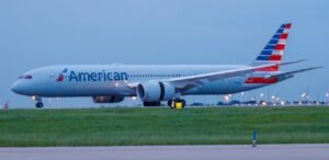 Boston, United States: An American Airlines flight to Philadelphia was forced to return to Boston Logan International Airport on Sunday evening after the crew declared a mayday due to multiple system malfunctions, according to federal regulators and air traffic control recordings. The flight, identified as American Airlines Flight 2616, departed Boston Logan at approximately 6:45 p.m. on August 17, 2025, en route to Philadelphia. About ten minutes after departure, the captain radioed a mayday, citing significant automation failures. In audio captured by LiveATC.net, the pilot said: “We’ve had multiple failures including navigation and automation. We’ve lost the autopilot, lost the auto-thrust, and have a disagreement between both flight management systems.” The aircraft involved was a 2013 Airbus A321-211, carrying about 200 passengers and more than three hours of fuel. Flight-tracking data showed the jet circled briefly before returning to Logan, where it landed safely at approximately 7:30 p.m. local time. No injuries were reported. The Federal Aviation Administration (FAA) confirmed the emergency. In a statement the agency said: “The crew of American Airlines Flight 2616 declared an emergency and returned to Logan International Airport after reporting multiple flight system issues. The aircraft landed safely.” American Airlines attributed the problem to a maintenance issue. “The aircraft landed under its own power and has been taken out of service for inspection,” a spokesperson told People. The airline added that passengers were rebooked on later flights. The emergency comes amid heightened attention on airline reliability. In a comparable case last month, a United Airlines Boeing 787 operating Flight 108 declared a mayday after experiencing engine failure shortly after takeoff from Washington Dulles. The aircraft dumped fuel and circled before landing safely. The FAA confirmed it has launched an investigation into the American Airlines incident. The aircraft remains out of service pending inspection.