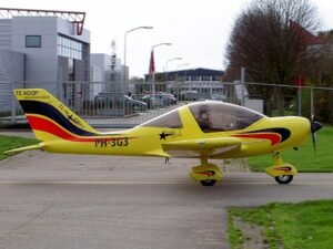 Romania, Europe: A recreational ultralight aircraft crashed on Saturday, August 9, killing both men on board just minutes before reaching Arad International Airport. Authorities said the crash occurred in the yard of a recently closed industrial facility in Arad, western Romania. The two victims were identified as a 47-year-old professional pilot from Bucharest and an 18-year-old passenger from Arad. Both died instantly from severe impact injuries, emergency responders confirmed. The aircraft had departed from Siria airfield, located roughly 25 kilometers from Arad, and was approaching the airport when it went down only a few kilometers short of the runway. Witnesses told local media that the plane appeared to lose altitude abruptly before striking the ground. The collision impact tore the aircraft apart, with parts scattered across the courtyard of the disused factory, which has been closed since June. Rescue teams found the engine several meters away from the fuselage. Security staff stationed at the site were the first to call emergency services. No injuries were reported on the ground. The Romanian Civil Aviation Safety Investigation and Analysis Center (CIAS) has launched a full inquiry into the cause of the accident. Investigators are examining possible technical malfunctions, weather factors, and pilot maneuvering in the final approach phase. The flight was purely recreational and not part of any scheduled air service. Preliminary findings indicate the aircraft was privately owned and in active use for sport aviation. Romania has recorded several small aircraft accidents in recent years, often involving ultralight or sport planes operating outside commercial aviation regulations. Romania’s general aviation safety record is under fresh scrutiny following the Arad crash, which marks the country’s third small-plane fatal accident in less than a month. On July 15, a 59-year-old pilot was killed when his aircraft went down in Temes County, crashing near a water park in Săvârșin. Just five days later, on July 20, another fatal crash occurred on the Gura Portiței sandbar along the Black Sea coast. As of Monday, August 11, the CIAS has not issued an official preliminary report, and the wreckage remains secured for forensic examination. Local prosecutors are also assisting in the investigation to determine whether any criminal negligence was involved.