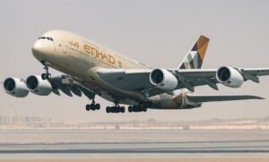 Abu Dhabi, United Arab Emirates: Etihad Airways has marked a historic milestone by flying more than 2 million passengers in August 2025, the highest monthly total in the airline’s history. The record underlines the flag carrier’s strong recovery and growth trajectory as demand for air travel in the Gulf region continues to surge. The airline reported a 22 percent year-on-year increase in passenger numbers compared to August 2024. Its load factor reached 91%, up from 89% in the same period last year, reflecting higher seat occupancy across its network. Between January and August 2025, Etihad carried 14.2 million travellers, an 18 percent rise from the same period in 2024. The average load factor for the year so far has remained strong at 88%, positioning the airline among the most efficient operators in the Middle East. Etihad currently operates a fleet of 112 aircraft, a mix of wide-body and narrow-body jets serving global destinations. In August, the carrier added a new Airbus A321LR to its operations. This long-range narrow-body aircraft is equipped with wide-body-style premium cabins, aligning with Etihad’s strategy to improve comfort while maintaining operational flexibility. The new addition reflects the airline’s focus on sustainability and efficiency, offering the ability to serve medium-haul markets while preserving the premium service standards for which the carrier is known. Chief Executive Officer Antonoaldo Neves hailed the achievement as a defining moment in the airline’s history. He credited the milestone to passenger confidence, operational reliability, and the dedication of Etihad’s workforce. Neves emphasized that the record numbers signal not just growth, but also trust from global travellers choosing Etihad for both regional and long-haul journeys. Etihad’s breakthrough comes at a time when Gulf airlines are expanding aggressively to capture rising travel demand between Asia, Europe, and North America.
