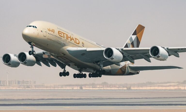 Abu Dhabi, United Arab Emirates: Etihad Airways has marked a historic milestone by flying more than 2 million passengers in August 2025, the highest monthly total in the airline’s history. The record underlines the flag carrier’s strong recovery and growth trajectory as demand for air travel in the Gulf region continues to surge. The airline reported a 22 percent year-on-year increase in passenger numbers compared to August 2024. Its load factor reached 91%, up from 89% in the same period last year, reflecting higher seat occupancy across its network. Between January and August 2025, Etihad carried 14.2 million travellers, an 18 percent rise from the same period in 2024. The average load factor for the year so far has remained strong at 88%, positioning the airline among the most efficient operators in the Middle East. Etihad currently operates a fleet of 112 aircraft, a mix of wide-body and narrow-body jets serving global destinations. In August, the carrier added a new Airbus A321LR to its operations. This long-range narrow-body aircraft is equipped with wide-body-style premium cabins, aligning with Etihad’s strategy to improve comfort while maintaining operational flexibility. The new addition reflects the airline’s focus on sustainability and efficiency, offering the ability to serve medium-haul markets while preserving the premium service standards for which the carrier is known. Chief Executive Officer Antonoaldo Neves hailed the achievement as a defining moment in the airline’s history. He credited the milestone to passenger confidence, operational reliability, and the dedication of Etihad’s workforce. Neves emphasized that the record numbers signal not just growth, but also trust from global travellers choosing Etihad for both regional and long-haul journeys. Etihad’s breakthrough comes at a time when Gulf airlines are expanding aggressively to capture rising travel demand between Asia, Europe, and North America.