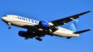 London, United Kingdom: United Airlines Flight UA939, a Boeing 777-200ER operating from London Heathrow to San Francisco, was forced to return to its departure airport on Sunday evening due to a technical issue with its right-hand engine. The flight, scheduled to last roughly ten hours, declared an emergency shortly after takeoff to ensure passenger safety. The aircraft departed London Heathrow at 16:21 BST but less than an hour into its journey the crew identified a mechanical problem. Following standard safety protocols, the pilots decided to hold the aircraft at 31,000 feet while preparing for a safe return to London. Fuel was dumped to make landing safer to reduce landing weight, a routine procedure in such emergencies. By 17:50 BST, the aircraft had completed the fuel-dumping process and began its descent back to Heathrow. No injuries have been reported. The flight UA939 was delayed by approximately 2 hours and 53 minutes.