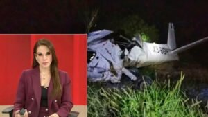 Monterrey, Mexico: Mexican television host Débora Cecilia Estrella Garza, widely known as Débora Estrella, died in a plane crash during a flying lesson in Nuevo León on September 20, 2025. She was 43. According to authorities, the light aircraft went down shortly before 7 p.m. local time in the Laderas/Riberas Interpuerto area inside the Ciudad Mitras industrial park in García, near Monterrey. Civil Protection officials confirmed that Estrella and her instructor, identified as Bryan Ballesteros Argueta, were killed instantly on impact. No casualties were reported on the ground. The Dirección General de Aeronáutica Civil (DGAC) and the Nuevo León state prosecutor’s office have launched an investigation to determine the cause of the crash. Officials have not yet disclosed whether mechanical failure, weather conditions, or human error played a role. Videos circulating on social media appear to show the aircraft in a steep descent before striking the ground, though the footage has not been independently verified. Estrella had shared a photo of the aircraft on Instagram earlier that day with the caption “Adivina qué” (“Guess what”), suggesting she was about to begin her flight lesson. Hours later, news of the crash shocked her colleagues, fans, and the media community. Born in Monterrey, Estrella built a career as a presenter on Telediario Matutino and its weekend edition in Mexico City. She had previously worked with TV Azteca, where she gained recognition for delivering weather and climate reports. Beyond television, she held a law degree and pursued further studies in business administration, including a program linked with a French university. As investigations continue, Mexican aviation authorities are expected to release a preliminary report in the coming weeks.
