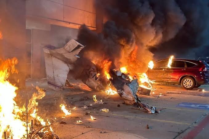 Texas, United States: Two people were killed on Sunday afternoon when a twin-engine aircraft crashed near Hicks Airfield in northwest Fort Worth, igniting a massive blaze that engulfed several parked tractor-trailers, authorities said. The King Air aircraft reportedly departed from Fort Worth Alliance Airport shortly before it went down around 1:30 p.m. local time, striking a property filled with semi-trucks, trailers, and campers. The impact set off multiple explosions, triggering fires that spread to at least ten parked trucks, according to the Fort Worth Fire Department. Firefighters managed to contain the flames within 35 minutes, with around 60 personnel, 10 engines, 14 support vehicles, and three ambulances dispatched to the scene. A nearby grass fire that broke out due to the crash was also quickly extinguished. Officials confirmed two fatalities at the crash site. Their identities have not been released. Authorities have not yet confirmed how many people were on board the aircraft. No ground injuries were immediately reported, though the fire caused significant property damage. Several surrounding roads including parts of Business U.S. 287 and Tinsley Road were temporarily closed during emergency response operations. The Federal Aviation Administration (FAA) and the National Transportation Safety Board (NTSB) have launched a joint investigation to determine the cause of the crash. Initial reports suggest that investigators are examining possible mechanical failure or pilot-related issues, but officials have emphasized that it is too early to draw conclusions. The wreckage will be relocated for detailed examination by NTSB specialists in the coming days.
