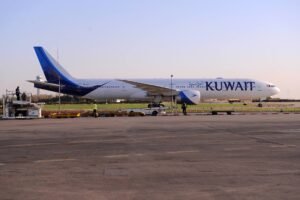 Kuwait City, Kuwait: A Kuwait Airways flight bound for Manila was delayed early Friday morning after the aircraft encountered a minor technical malfunction while taxiing for departure at Kuwait International Airport (KWI), authorities confirmed. The incident involved Kuwait Airways Flight KU417, a scheduled service from Kuwait City to Manila. The aircraft suffered a braking system malfunction shortly before takeoff. The fault reportedly caused a brief halt in aircraft movement on the taxiway but did not lead to any injuries or fire onboard. “The situation was brought under control quickly, and no injuries were reported among passengers or crew,” Kuwait’s Public Authority for Civil Aviation (PACA) said in an official statement. “The technical teams carried out immediate safety checks, and the aircraft was secured in accordance with international aviation protocols.” Airport ground crews, fire services, and airline maintenance teams responded promptly to the alert. The aircraft, which had 284 passengers onboard, was towed back to the gate area for inspection. Passengers were deboarded safely and provided refreshments while Kuwait Airways arranged an alternate aircraft to operate the route. A replacement aircraft later departed Kuwait for Manila around 12:20 p.m. local time, several hours after the initial schedule. The airline confirmed that no flight operations or other services at the airport were affected by the incident. The Public Authority for Civil Aviation – Kuwait (PACA) has initiated a standard investigation to determine the cause of the malfunction. Preliminary findings suggest a mechanical issue in the braking system, but officials emphasized that it posed no threat to flight safety. PACA reaffirmed that all safety procedures were executed without delay, adding that the aircraft’s crew followed prescribed emergency checklists effectively. “Passenger safety is our foremost priority. Incidents of this nature are handled in accordance with international standards and in coordination with Kuwait Airways’ engineering division,” the authority said. Kuwait Airways stated that its engineering and safety teams are carrying out detailed inspections on the affected aircraft before returning it to service. The airline added that passengers who missed connecting flights were rebooked and assisted at Kuwait International Airport’s customer service desk. Operations across Kuwait Airways’ regional network reportedly continued without disruption. Aviation tracking services showed regular departures from KWI through the day. The aircraft involved remains grounded pending engineering clearance and PACA certification. No further issues or related incidents have been reported.