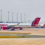 Delhi, India: Air traffic in and out of Indira Gandhi International Airport (IGIA) is facing significant disruption this week as temporary airspace closures come into force ahead of the 77th Republic Day celebrations. Authorities have issued formal restrictions that are expected to affect hundreds of scheduled flights between January 21 and January 26. Under Notices to Airmen (NOTAMs) issued by the Airports Authority of India (AAI) and associated civil aviation agencies, the airspace over Delhi will be closed to commercial departures and arrivals daily between 10:20 a.m. and 12:45 p.m. (IST) for a duration of 2 hours 25 minutes. The restrictions are designed to facilitate military flypast rehearsals, parade drills and associated aerial security procedures ahead of the Republic Day parade. According to aviation analytics firm Cirium, more than 600 flights are likely to be delayed, rescheduled or cancelled over the six-day period due to the closure coinciding with one of IGIA’s busiest scheduling windows. Airlines have warned of unpredictable movement patterns throughout the affected window, with adjustments to flight departures and arrivals increasingly likely during the restricted hours. Passengers travelling to or from Delhi are being urged to check flight status updates directly with carriers before their scheduled departure. On January 19, well ahead of the formal restriction dates, three Srinagar–Delhi flights were cancelled as preliminary rehearsals triggered temporary shutdowns of critical airspace corridors, highlighting the cascading impacts of the restrictions. Regional disruptions are also emerging. On the Delhi–Pantnagar route, early-morning services were cancelled due to the imposed no-fly zone, with airlines offering rebooking or refunds to affected passengers. Similarly, two Air India flights operating between Nagpur and Delhi have been cancelled through January 26 as operators adjust schedules in light of the closure. The closures coincide with peak winter weather conditions in the national capital region. Dense fog and poor visibility have already contributed to flight delays and cancellations at IGIA and other airports in northern India in recent days. A travel advisory issued on January 17 by Delhi Airport officials highlighted that persistent fog coupled with heightened Republic Day security measures could create compounded challenges for passengers and airlines. The airspace restrictions form part of an integrated national security plan for Republic Day, which also includes extensive no-fly zones and road traffic curbs in central Delhi on rehearsal and parade days. Delhi Police and civil aviation authorities have coordinated the measures to balance security needs with transport continuity.