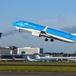 Dubai, United Arab Emirates: Global aviation operations have been significantly disrupted this week as a number of major carriers suspend or cancel flights to and from Israel and several key Gulf destinations, citing escalating geopolitical risks and heightened regional instability. Airlines including KLM, Air France, Lufthansa and British Airways have announced cancellations or temporary suspensions of services to critical hubs such as Tel Aviv (Ben Gurion Airport), Dubai and Riyadh, as well as broader route adjustments across the Middle East. The moves come amid intensifying security concerns related to rising tensions between the United States and Iran, and ongoing conflict dynamics in the region. Air France has temporarily halted flights between Paris and Dubai, stating that “due to the current situation in the Middle East,” the airline will suspend service to the UAE emirate for the time being. Dutch carrier KLM has paused flights not only to Tel Aviv but also to Dubai, Riyadh and Dammam (Saudi Arabia) while avoiding overflight of airspace above Iran, Iraq and several neighboring countries as a precaution. Lufthansa Group and British Airways have similarly scaled back operations to the region, with suspensions and cancellations affecting multiple daily services. The disruptions are reported to extend beyond European carriers, reflecting a broader industry response to the perceived security risks associated with the volatile geopolitical environment. These recent cancellations follow a broader pattern of flight suspensions and diversions that have periodically impacted Middle East routes throughout 2025 as regional tensions escalated. In past flare-ups, carriers such as Emirates, flydubai, Etihad Airways and Air Arabia also halted services to destinations including Iran, Iraq, Jordan and Lebanon due to airspace closures and safety concerns. Aviation industry analysts warn that these cancellations could have considerable knock-on effects for global travel and logistics networks. Passengers with upcoming itineraries to the affected regions are being urged to check flight statuses directly with airlines and to contact carriers promptly for rebooking or refund options where applicable. In related developments from prior months, international carriers had earlier extended or re-imposed suspensions for flights to and from Tel Aviv due to direct threats on airspace infrastructure. Airlines and aviation authorities emphasize that passenger and crew safety remain the top priorities guiding route decisions.