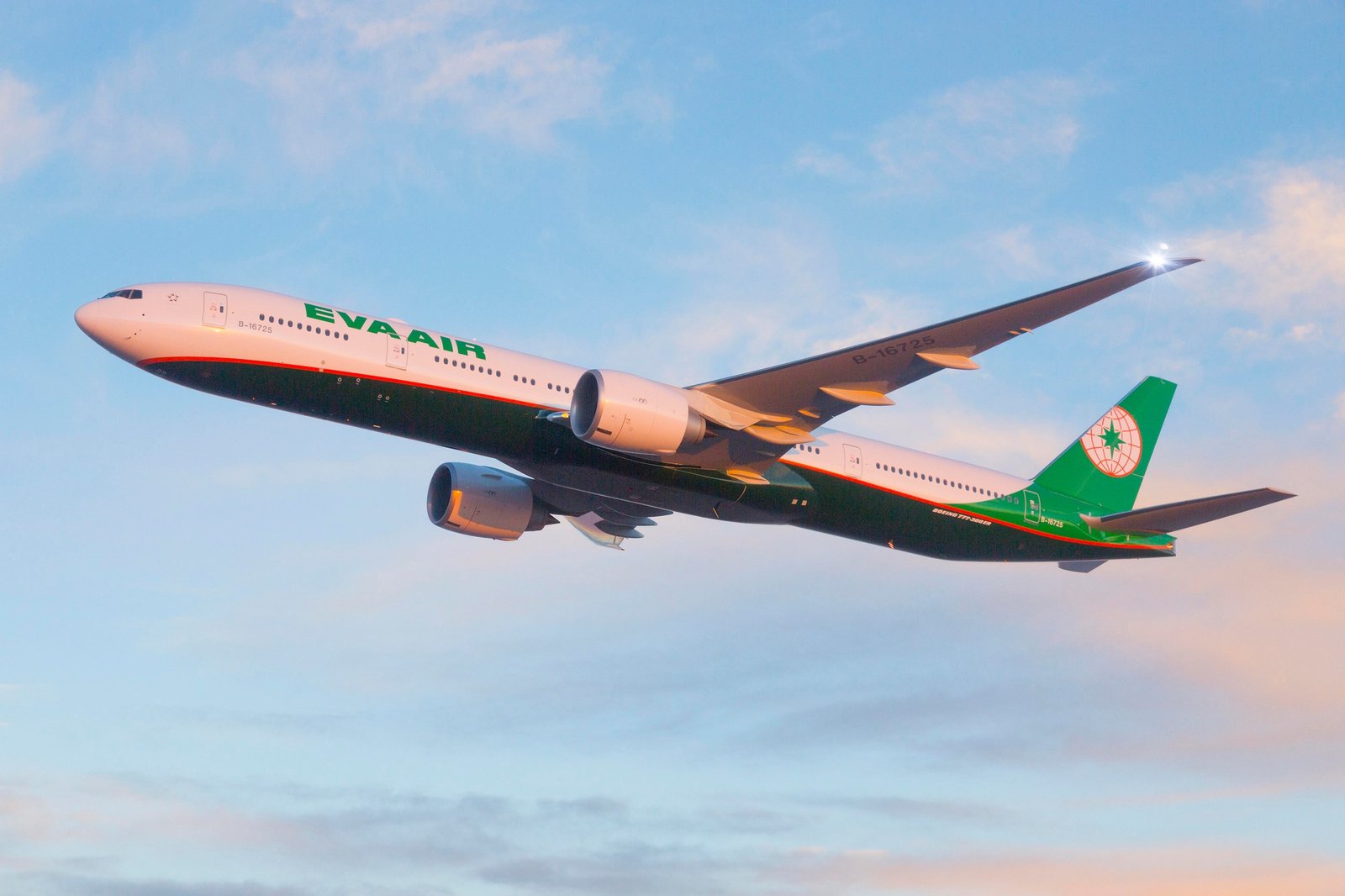 Taiwan Probes EVA Air Pilots Over Mayday Distress Calls After Taoyuan Runway Closure