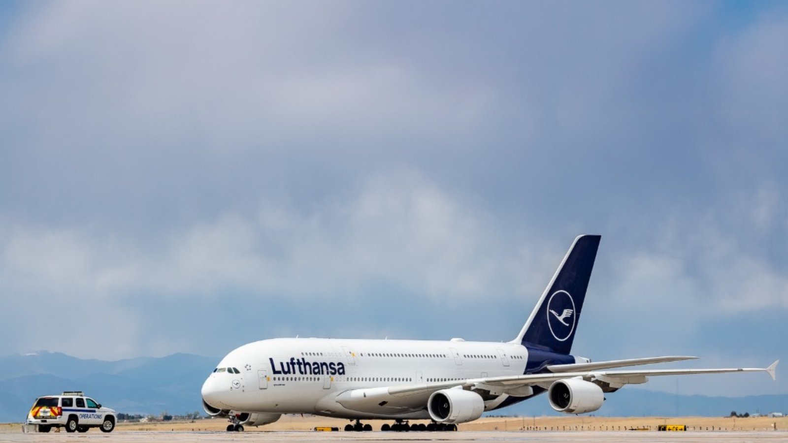 Lufthansa Cancels 800 Flights as Pilot, Cabin Crew Strike Hits 100,000 Passengers