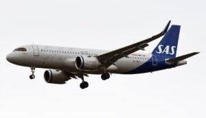 Brussels, Belgium: A Scandinavian Airlines (SAS) Airbus A320neo operating flight SK2590 from Brussels Airport (BRU) to Copenhagen (CPH) narrowly avoided a serious runway incident on Thursday evening after pilots inadvertently initiated a takeoff roll on a taxiway rather than the designated runway, aviation tracking data and eyewitness reports confirm. The flight, cleared for departure from Runway 07R shortly after 21:00 UTC, taxied toward the runway but instead turned onto a parallel taxiway (identified as E1/V1) and began accelerating as if commencing a normal departure. Flightradar24 data shows the aircraft reached approximately 107 knots (around 198 km/h) before the crew recognised the error and aborted the takeoff, applying heavy braking and reverse thrust to bring the aircraft to a stop near the end of the taxiway and adjacent grassy area. All 135 passengers and crew disembarked safely, and there are no reported injuries. Airport fire and rescue services assisted passengers, who were later rebooked onto alternate flights to Copenhagen. SAS’s Head of Communications, Alexandra Lindgren Kaoukji, confirmed the incident to Danish broadcaster TV 2, stating that the flight from Brussels to Copenhagen was canceled due to an “irregularity.” She confirmed the airline’s account of an aborted departure and that passengers were accommodated on subsequent services. Belgian civil aviation authorities have initiated a formal investigation into the circumstances that led to the aircraft taking the wrong surface for departure. Investigators will review air traffic control communications, flight crew procedures, and airport surface signage and lighting, particularly given the complex layout of taxiways and runways at one of Europe’s busiest hubs. The taxiway departures are rare and emphasise the importance of rigorous cross-checks by flight crews and air traffic controllers to ensure correct runway alignment before high-speed acceleration. Any final determinations about human factors or procedural issues will await the outcome of the official investigation