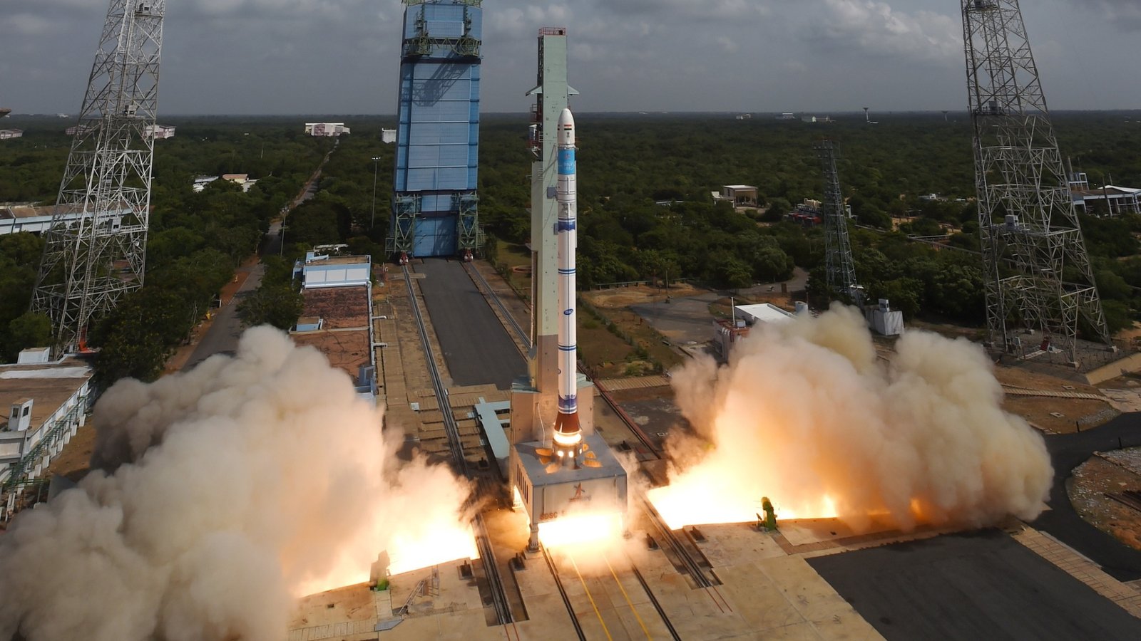 Parliamentary Panel Flags Undervalued Transfer Of ISRO Technologies To Private Firms