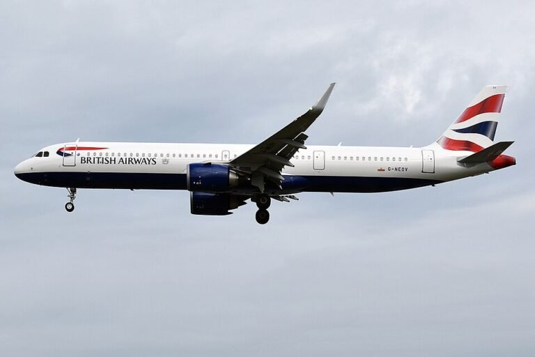 London, United Kingdom: A British Airways short-haul flight from London Gatwick to Italy was forced to return shortly after departure on April 29, 2026, following a technical issue involving the aircraft’s landing gear, prompting a precautionary diversion back to the departure airport. Flight BA2590, operated by an Airbus A321, had departed London Gatwick Airport en route to Verona when the crew identified that the landing gear had failed to retract as expected after takeoff. The issue, detected during the climb phase, significantly affected the aircraft’s performance and fuel efficiency, making it unsuitable to continue the planned journey. According to aviation incident tracking reports, the aircraft remained airborne for over an hour while the crew assessed the situation and coordinated a safe return. Standard operational procedures were followed, including fuel management and system checks, before initiating the diversion. The pilots subsequently made the decision to return to London Gatwick as a precautionary measure. Aircraft with partially or fully extended landing gear experience increased aerodynamic drag and higher fuel burn, limiting their operational range and making continued flight impractical. The aircraft landed safely at Gatwick with emergency services on standby. No injuries were reported among passengers or crew, and the disembarkation was carried out without incident. The aircraft has since been withdrawn from service for technical inspection to determine the exact cause of the malfunction. Passengers affected by the disruption were accommodated on alternative arrangements to continue their journey.