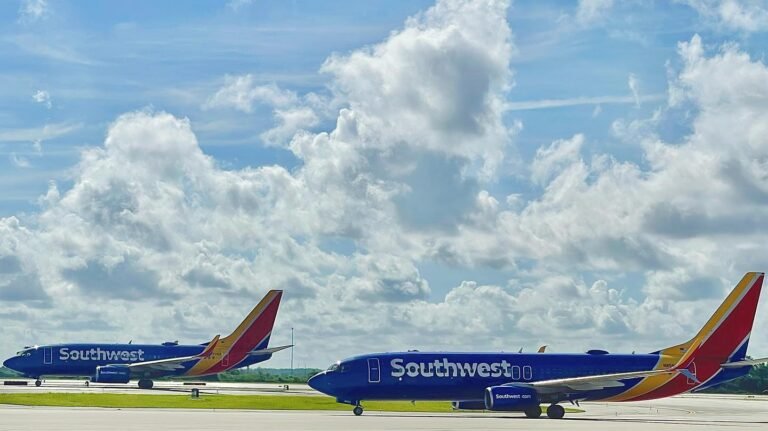 Nashville, United States: A serious aviation incident involving two Southwest Airlines Boeing 737 aircraft near Nashville International Airport has prompted a federal investigation after the jets came within close proximity following an air traffic control error that placed them on conflicting flight paths. The incident occurred as Southwest Flight 507, a Boeing 737 MAX 8 arriving from Myrtle Beach, initiated a go-around during its approach, while Southwest Flight 1152, a Boeing 737-700, was departing for Knoxville from a separate runway. According to preliminary findings and air traffic control audio reviewed by investigators, a controller issued a turn instruction to the arriving aircraft that inadvertently directed it into the departure path of the other jet, creating an immediate loss of safe separation. Air traffic control communications captured during the event indicate a rapidly escalating situation, with multiple instructions issued in quick succession, including climb directives that were later revised. In the cockpit, one of the pilots indicated the aircraft had already passed the point of conflict, reflecting how little time remained to resolve the situation through conventional means. Both aircraft subsequently received alerts from the onboard Traffic Collision Avoidance System (TCAS), which generated coordinated Resolution Advisories. The system instructed one aircraft to climb while directing the other to descend, allowing the crews to take immediate corrective action. Flight data suggests the jets of Southwest Airlines came within approximately 500 feet of each other, a distance considered a near midair collision under aviation safety standards. Despite the severity of the encounter, both flights continued safely with no reported injuries. Early assessments point to air traffic control error as the primary factor, compounded by the complexity of simultaneous runway operations during a go-around. Weather conditions, including reported gusty winds in the Nashville area, may also have contributed to the challenging operating environment at the time. The Federal Aviation Administration has launched a formal investigation and is expected to review controller actions, radar data, flight recordings, and adherence to separation protocols. Southwest Airlines stated that its flight crews responded in accordance with safety procedures and are cooperating fully with authorities. On April 15, 2026, a near-collision occurred at Charlotte Douglas International Airport when an American Airlines aircraft was forced to abruptly brake on the taxiway after a truck crossed directly in front of it, narrowly avoiding impact. The cockpit radio transmissions captured the crew reporting the close call to air traffic control. No injuries were reported, and the aircraft was able to continue and depart after a brief delay. The incident occurred on the airport tarmac and has drawn attention to ground movement safety, coming shortly after a fatal aircraft-vehicle collision at New York’s LaGuardia Airport, emphasising ongoing concerns over coordination between aircraft and ground vehicles.