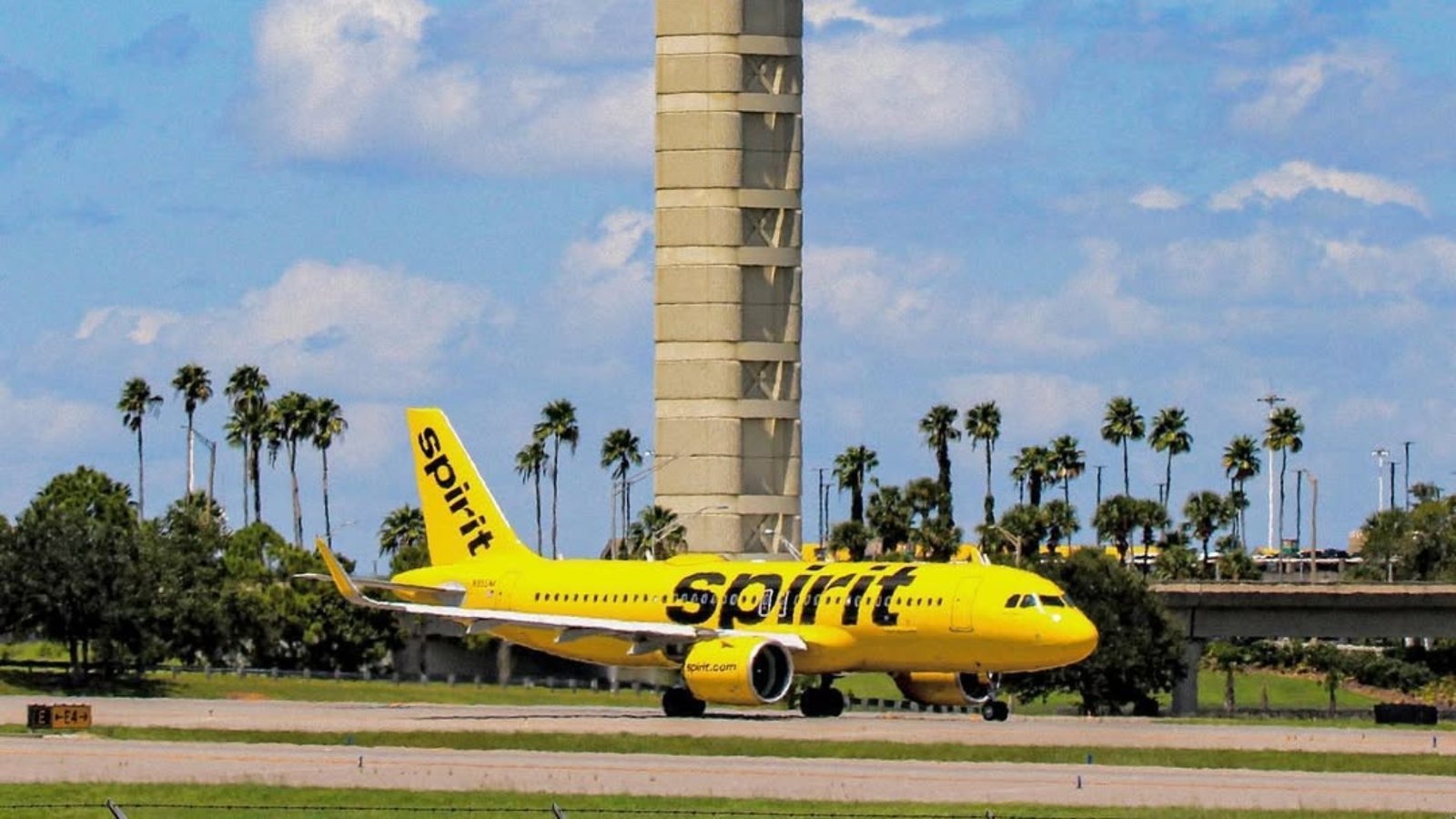 US Weighs Possible $500M Bailout For Spirit Airlines Amid Crisis, Trump Signals Support