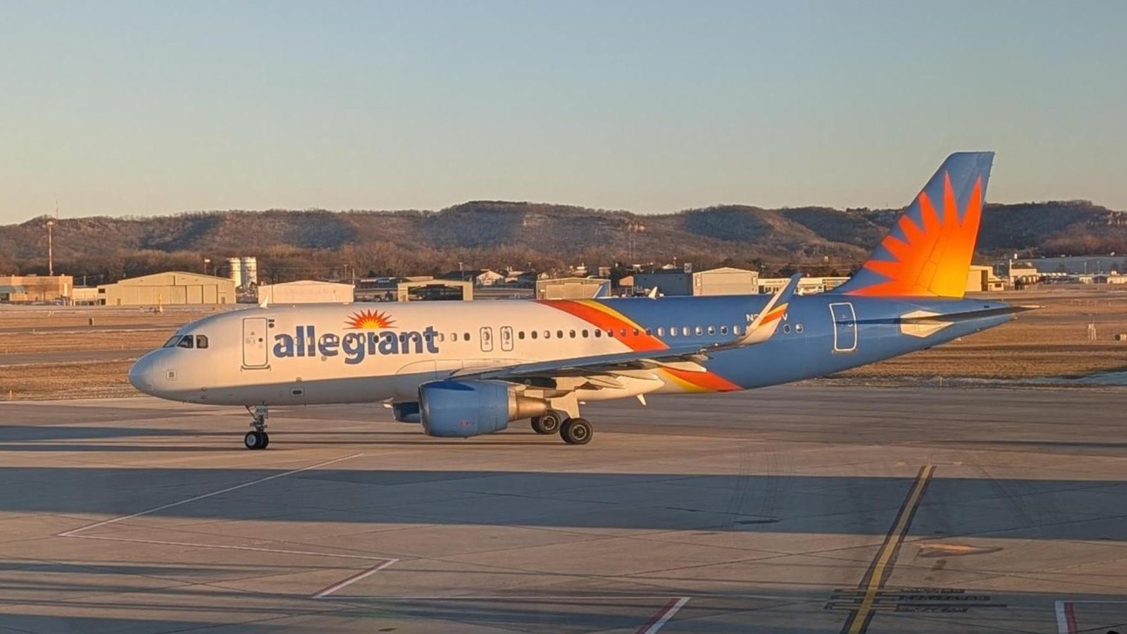 Allegiant Air Flight Returns After Cabin Pressurization Issue; 13 Treated For Ear Pain