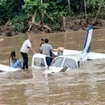 the riverbank following the controlled landing. Jordao, Brazil: A Piper PA-32 Cherokee Six carrying 7 occupants made an emergency landing in a river in Brazil’s remote Acre state after suffering an apparent engine failure shortly after departure, according to regional aviation reports. The incident occurred on May 7, 2026, near Jordão Airport in Acre, a remote region in western Brazil surrounded by dense Amazon rainforest and limited emergency infrastructure. Preliminary information indicates the single-engine aircraft experienced power loss shortly after takeoff, forcing the pilot to attempt an emergency return before conducting a controlled landing on a river. The aircraft involved was a Piper PA-32 Cherokee Six. The pilot reportedly attempted to return to Jordão Airport after the engine malfunction but was unable to maintain normal flight operations, leading to the emergency water landing. All seven people onboard survived the accident. Initial reports stated that the occupants suffered only minor injuries, although local rescue assessments were still ongoing at the time of publication. No fatalities were reported. Images and local reports circulating online showed the aircraft partially submerged near the riverbank after the forced landing. Residents from nearby communities and local emergency responders reportedly assisted survivors before additional authorities arrived at the scene. The Piper PA-32 Cherokee Six is widely used across Latin America for private transport, regional connectivity, and remote-area operations because of its ability to operate from shorter airstrips. However, emergency situations in isolated rainforest regions can become significantly more complex due to geography, weather conditions, and rescue limitations. Authorities have not yet released the exact cause of the engine failure. Brazilian aviation investigators are expected to examine the aircraft and review maintenance records, pilot communications, weather conditions, and engine performance data as part of the ongoing investigation. No official statement had been released by Brazil’s aviation accident investigation authorities.