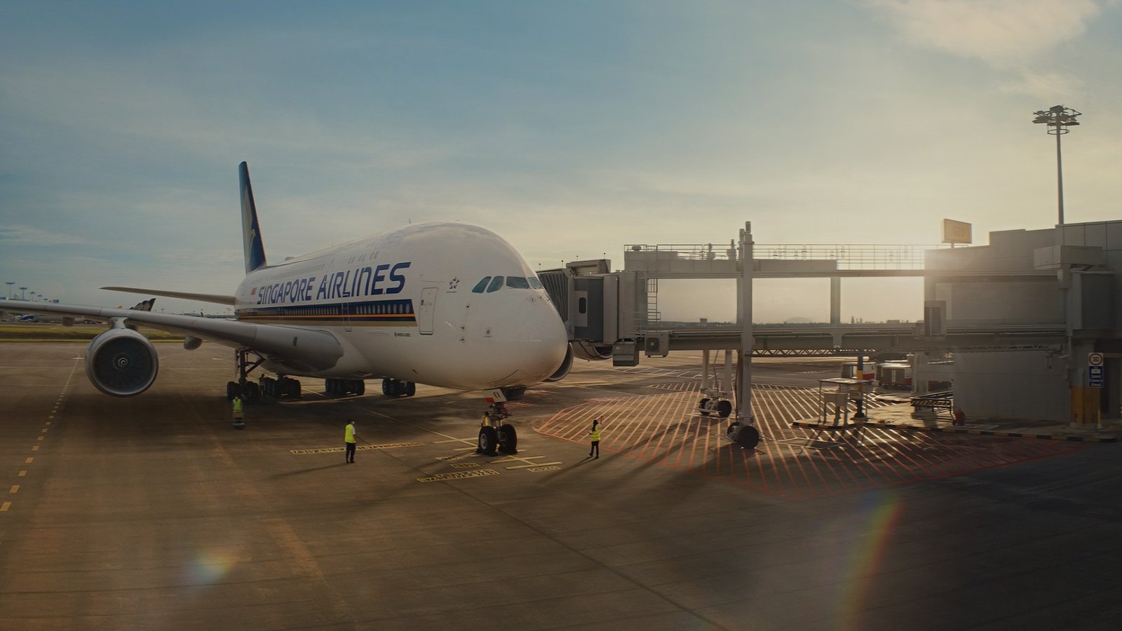 Singapore Airlines Profit Drops 57.4% Amid Air India Losses & Missing Vistara Merger Gain