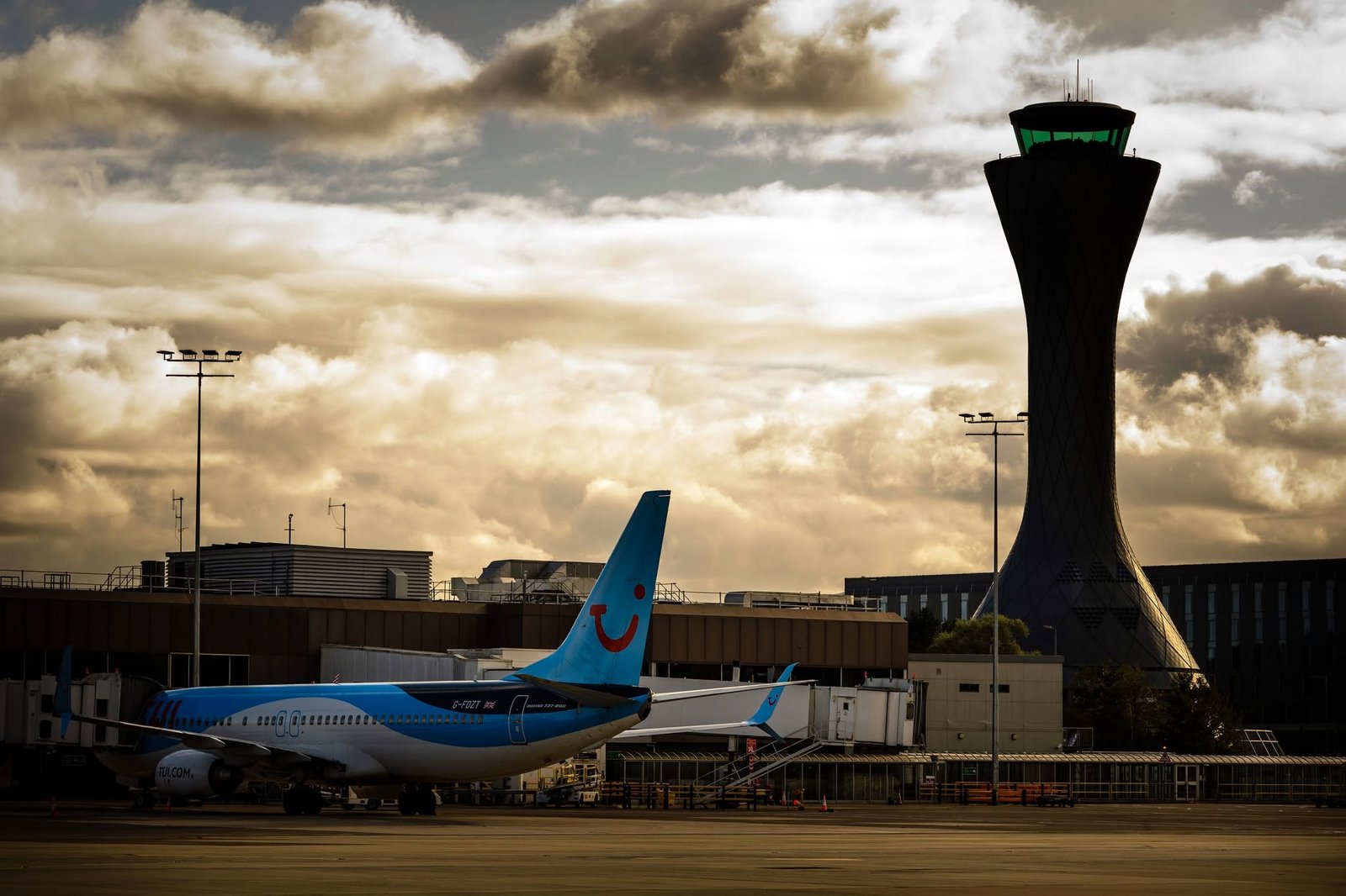 Edinburgh Airport Reopens After Overnight Evacuation Over Suspicious Package Alert