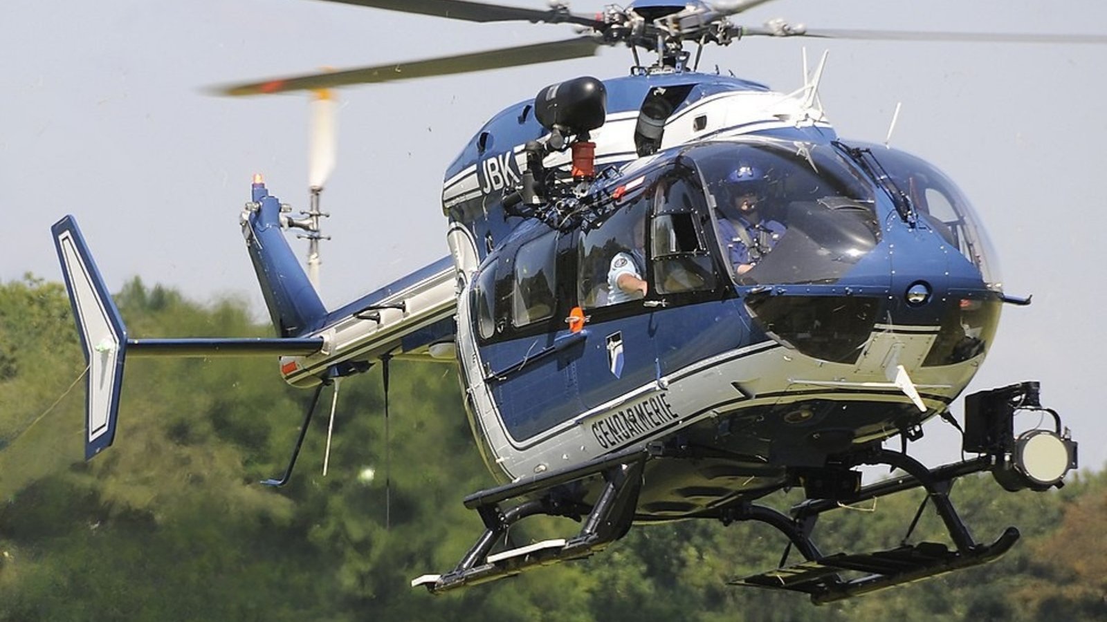 French Gendarmerie Helicopter Crashes Near Orléans; One Officer Killed, Two Injured