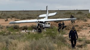 Santa Teresa, United States: Three people were seriously injured after a small aircraft crashed at Doña Ana County International Jetport in Santa Teresa, New Mexico, on June 5, according to local authorities. Emergency crews were dispatched to the airport at approximately 10:57 a.m. following reports of an aircraft accident on airport property. Responders from Sunland Park Fire Department, Doña Ana Fire Rescue and other emergency agencies arrived at the scene and located three injured occupants. Officials said three occupants aboard the aircraft survived but sustained serious injuries. The 2 occupants were airlifted to area hospitals for medical treatment, while the third was taken by ambulance. Authorities have not released the identities of those onboard. No fatalities were reported. Sunland Park Fire Chief Daniel Medrano said first responders were notified of a small Cessna-style aircraft crash at the airport. No injuries were reported among people on the ground, and there were no immediate reports of significant damage to airport infrastructure. The circumstances surrounding the accident remain unclear. Authorities have not disclosed whether the aircraft was arriving, departing or conducting local operations at the time of the crash. The exact aircraft model and registration number have also not been publicly identified. The Federal Aviation Administration has been notified and is expected to assist with the investigation. Officials have not announced a preliminary cause, and investigators will examine the aircraft, operating conditions and other available evidence to determine what led to the accident. The crash remains under investigation.