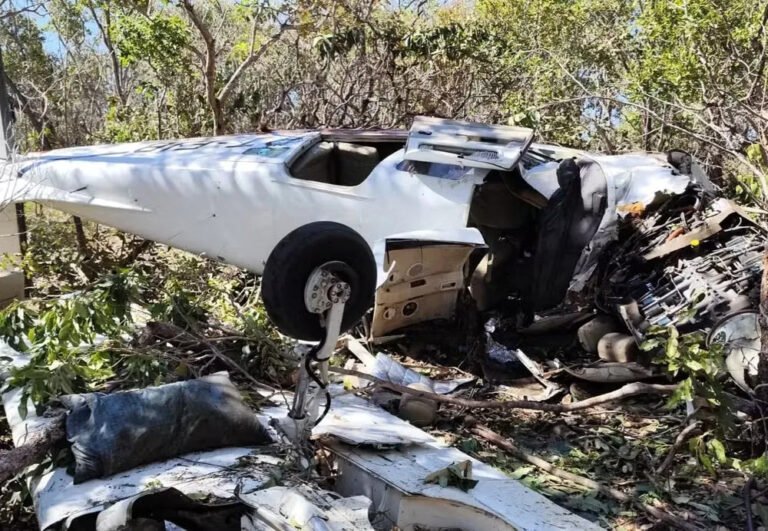 Tocantins, Brazil: A private Embraer EMB-721C Sertanejo aircraft crashed shortly after takeoff from Palmas, in Brazil's Tocantins state, on Saturday, July 18, killing two passengers and seriously injuring the pilot. The aircraft, registered PT-EIB (manufacturer serial number 721042), departed Palmas–Brigadeiro Lysias Rodrigues Airport (PMW/SBPJ) on a private flight to Redenção Airport (RDC/SNDC) in the neighboring state of Pará. The 1977-built aircraft lost altitude during its initial climb before crashing into a farm area between Palmas and Lajeado. The accident had two fatalities among the three occupants, while the pilot survived the crash and was transported to hospital for treatment. The aircraft was destroyed in the impact. Brazilian media reports identified the victims as 68-year-old doctor Dr. Antônio Carlos Barbosa and his 62-year-old wife, Marlene Barbosa, who were travelling aboard the aircraft when it crashed. Both died at the scene, while the pilot was rescued alive and taken to hospital with injuries. Local reports said the couple were travelling after the doctor had attended his dad’s funeral from Palmas to Redenção. Emergency response teams were dispatched to the crash site shortly after the accident was reported. Authorities secured the area while recovery operations and preliminary examinations of the wreckage were carried out. The cause of the crash has not yet been determined. Initial information indicates the aircraft lost altitude moments after departure during the initial climb, but investigators have not released any findings on what led to the accident. The aircraft involved was a privately owned Embraer EMB-721C Sertanejo, a single-engine light aircraft manufactured in 1977. According to ASN, the flight was being conducted as a private operation. Brazil's Aeronautical Accidents Investigation and Prevention Center (CENIPA) is expected to oversee the technical investigation into the accident. As with all aviation investigations, the objective will be to determine the circumstances and contributing factors of the crash.
