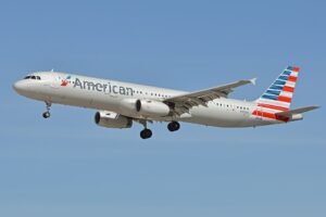 Dallas, United States: A passenger's laptop caught fire aboard American Airlines Flight 2398 while the Airbus A321 was approaching Dallas-Fort Worth International Airport (DFW) from Atlanta on August 21, prompting a cabin emergency and an immediate response from the flight crew. Flight 2398 was operating from Hartsfield-Jackson Atlanta International Airport to Dallas-Fort Worth International Airport with 133 people on board when smoke and fire were reported from a passenger's electronic device during the landing phase. The aircraft was an Airbus A321. According to air traffic control audio, the pilot initially reported a fire in the rear section of the aircraft while flight attendants were attempting to extinguish it. The pilot told controllers, "Cabin fire in the back of the airplane," as the crew worked to bring the situation under control. Passenger Jessica Irgens told CBS News that the incident began roughly 30 minutes before landing when another passenger's laptop started smoking and then caught fire. She said she was sitting about two rows from the device and moved toward the rear of the aircraft after smoke began filling the cabin. According to Irgens, the laptop's owner placed the burning device in the aisle while passengers attempted to assist. She said the crew managed to secure the device in a thermal containment bag within about five minutes. The pilot subsequently told air traffic control, "I think we have about four to five passengers that were burned by the laptop," adding that "The laptop contained about mid-aircraft." These figures came from the pilot's initial report and should not be treated as the final confirmed injury count. American Airlines confirmed that the aircraft landed safely at DFW and said the incident involved smoke from a customer's device during landing. The airline said, "American Airlines flight 2398 landed safely at DFW after reports of smoke from a customer's device during landing." It added, "We thank our crew for their professionalism and swift response to quickly contain the device." The airline also said the aircraft taxied to the gate under its own power and that emergency personnel met the aircraft upon arrival in accordance with standard procedure. One passenger received medical attention at the scene and was subsequently released, according to American Airlines. DFW separately confirmed that emergency crews responded and one patient was treated and released. The Federal Aviation Administration said flight attendants contained the fire using a thermal containment bag. The Airbus A321 landed at DFW at approximately 6:55 p.m. local time, and the FAA said it was investigating the incident. The exact technical failure that caused the laptop to ignite has not been publicly established. The available official information identifies the source as a customer's device, while the FAA has separately warned that lithium-ion batteries can undergo a process known as thermal runaway. Such an event can occur when a battery is damaged, overheated, exposed to water, overcharged or improperly packed. The incident therefore did not result in an emergency diversion or emergency landing at an alternate airport. Flight 2398 continued to Dallas-Fort Worth after the cabin crew contained the device and landed safely at its scheduled destination. The aircraft then reached the gate under its own power, where emergency personnel responded.