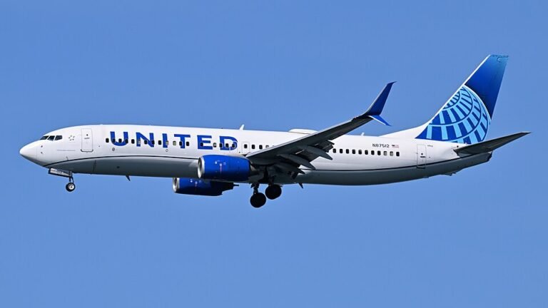 California, United States: A United Airlines Boeing 737-800 operating Flight 1189 from San Francisco to Los Cabos, Mexico, returned to San Francisco International Airport (SFO) on Thursday after one of its tires was damaged during the takeoff roll, prompting the aircraft to turn back shortly after departure. Few media, citing air traffic control audio, reported that the tire burst during the takeoff roll, while United officially described the incident as damage to one tire. Flight-tracking data showed the aircraft turning back after roughly an hour in flight before landing safely at SFO at about 11:44 a.m. The aircraft was a Boeing 737-800 carrying 165 passengers and eight crew members. Despite the reported tire damage during departure, the aircraft completed the return flight and landed safely at its departure airport. United said there were no reported injuries among those onboard. United Airlines confirmed the incident in a statement, saying, “United flight 1189 sustained damage to one tire while departing San Francisco and safely returned to the airport.” The airline did not specify whether the tire failure was caused by a mechanical defect, debris, wear or another factor, and it did not identify the exact tire involved. Passengers were not taken directly into the terminal after landing. Instead, United said customers “deplaned via airstairs on the tarmac and were taken by bus to the terminal.” The procedure followed the aircraft’s return to SFO while the aircraft and the damaged tire were being inspected. United said it arranged another aircraft to continue the passengers’ journey to Los Cabos later that afternoon, stating, “We've arranged for a different aircraft to take them to Los Cabos later this afternoon.” This allowed the affected passengers to continue their original trip after the Boeing 737-800 was taken out of service for inspection. The incident also affected airport operations, the blocked runway caused delays to some other flights at SFO. There was no reported crash or emergency landing accident, but the circumstances surrounding the tire damage remain under review. The Federal Aviation Administration has said it will investigate the incident. As of the latest available update there are no further FAA findings and official cause has not been released.