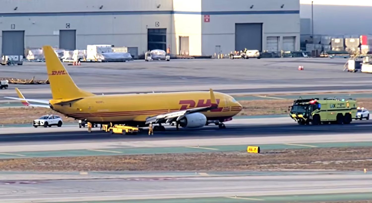 DHL Boeing 737 Freighter Suffers Brake Lockup, Tire Bursts And Fire During LAX Landing