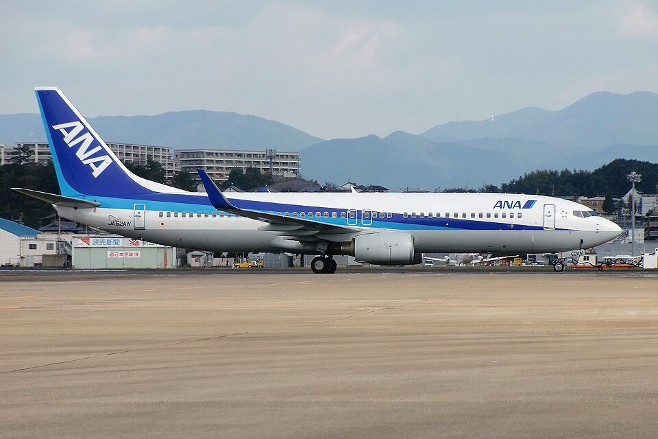 ANA Boeing 737 Returns To Naha After Right Engine Issue, Three Injured During Evacuation