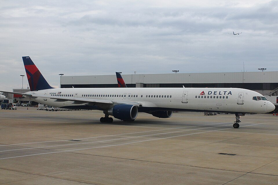 Delta Boeing 757 Returns To Minneapolis After First Officer Suffers Medical Emergency