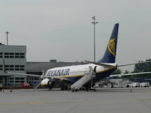 Ryanair 737 Lands Below Final Reserve Fuel After Three Windshear Go-Arounds, AAIB Finds