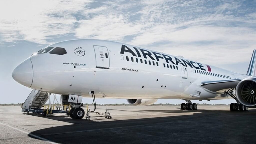 French Airline Unions Call Five-Day Strike From October 17 Over Retirement Reform
