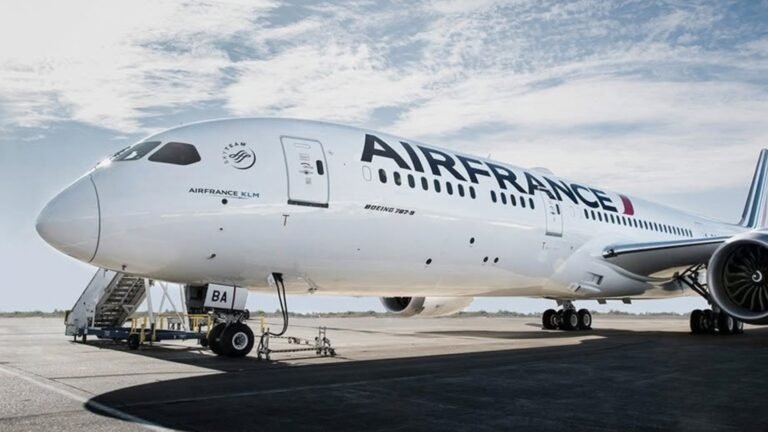 French Airline Unions Call Five-Day Strike From October 17 Over Retirement Reform