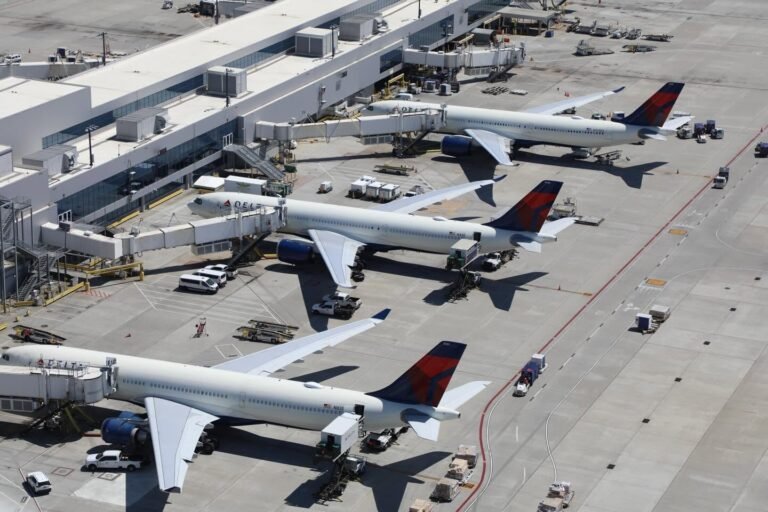 FAA Urged To Suspend AI Air Traffic System Rollout Over Safety And Oversight
