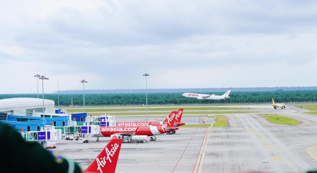 Government Rules Out Any Confirmed AirAsia Bailout Deal As Financial Pressure Grows